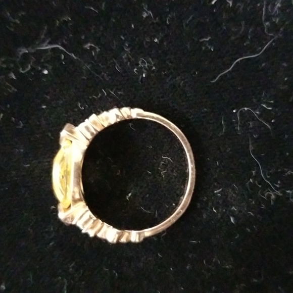 Ring - Picture 2 of 4